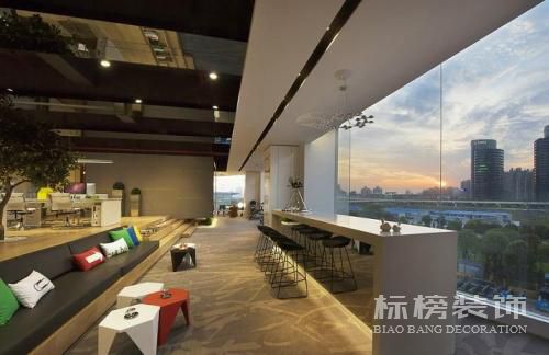 深圳办公室装修如何选择好家居？